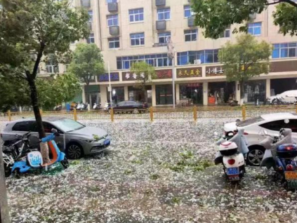 冰雹砸車保險賠不？冰雹把車砸壞了保險公司賠嗎？