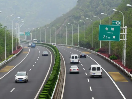 高速上車拋錨 6月1日起免費就近救援