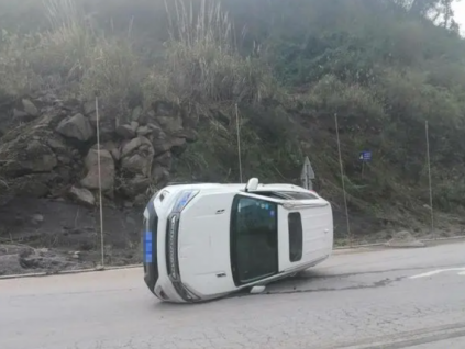 發生翻車事故時如何避險救援