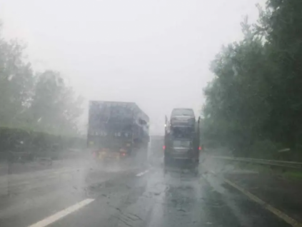 行駛中突遇雷暴或大雨怎么辦？